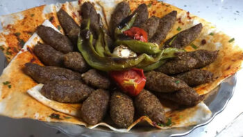Yemeye Gidilen Ünlü Simit Kebabı Tarifi
