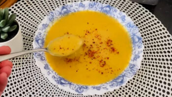 Düdüklüde Altın Sarısı Mercimek Çorbası Tarifi