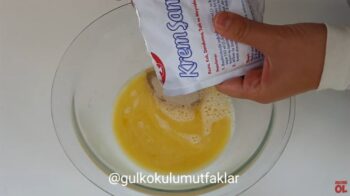 Krem Şantili Çok Farklı Olan Yumuşacık Poğaça Tarifi