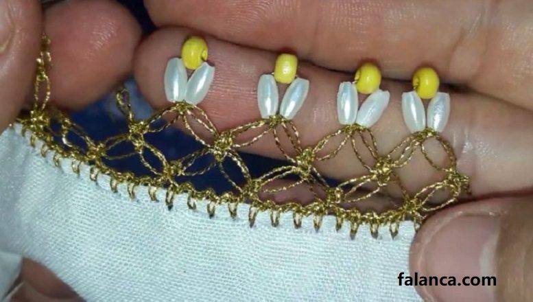Arpa Boncuktan Kır Çiçek Oya Modeli