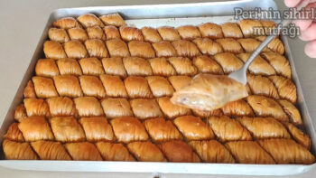 Hamuru Yağ Gibi Açılan Çok Sorulan Bayram Baklavası Tarifi