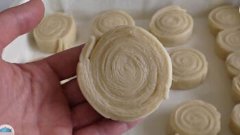 Her Teli Ayrı Lezzetli Çörek Tarifi