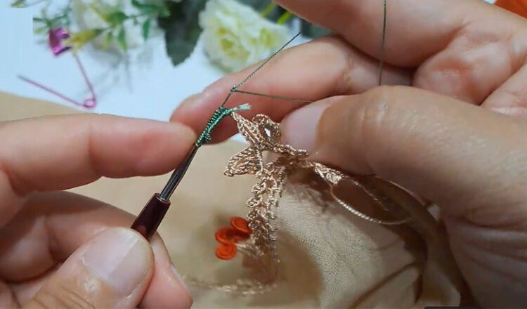 Yeni Çıkan Fıstıklı Tığ Oyası Örneği