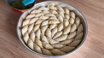 Zamlara İnat Çok Ucuza Şekilli Baklava Tarifi