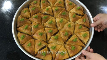 Baklava Niyetine Usta Elinden Çıkan Şerbetli Laz Böreği Tarifi