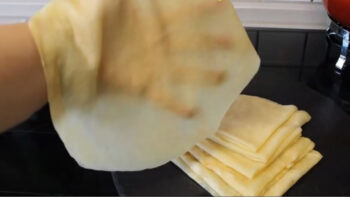 Vay Canına Aynı Anda Pişen 6 Yufkadan Börek Tarifi