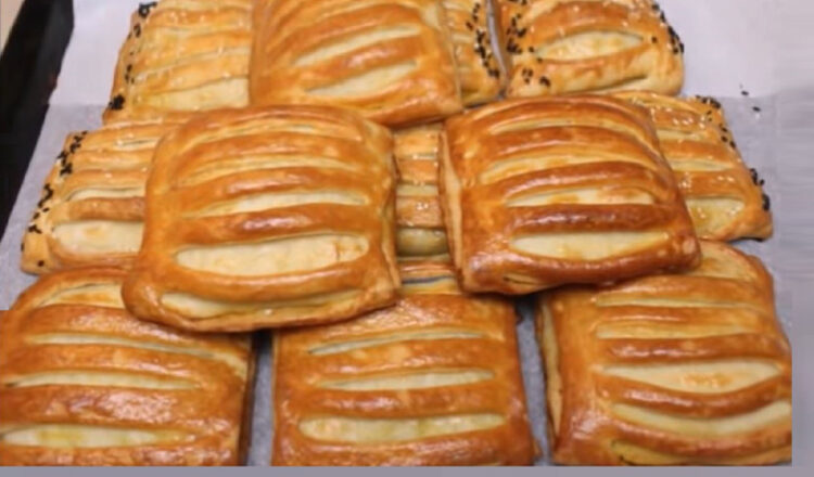 Börek Sanılan Pullara Ayrılan Çörek Tarifi 1