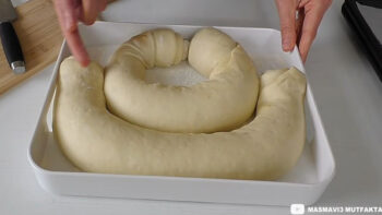 3 Tepsi Birden Dakikada Yapılan Unlu Kete Börek Tarifi