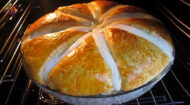Tepsilerden Taşan Kahvaltıya Sahura Çörek Tarifi