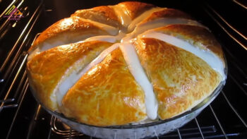Tepsilerden Taşan Kahvaltıya Sahura Çörek Tarifi
