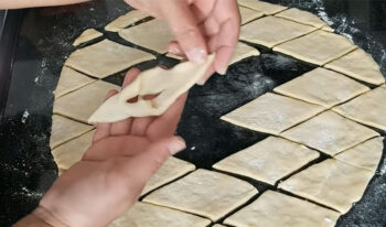 Yemeye Kıyılamayan İkramlık Kahvaltılık Hamur işi Tarifi