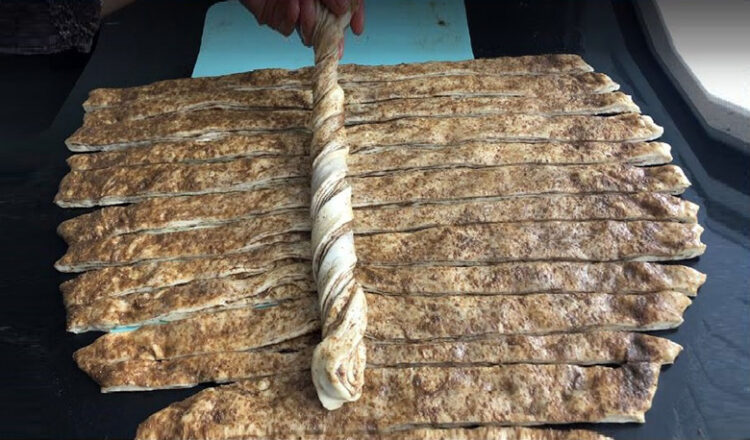 Çıtırtısı Duyulan Kokusu Binayı Saran Çörek Tarifi