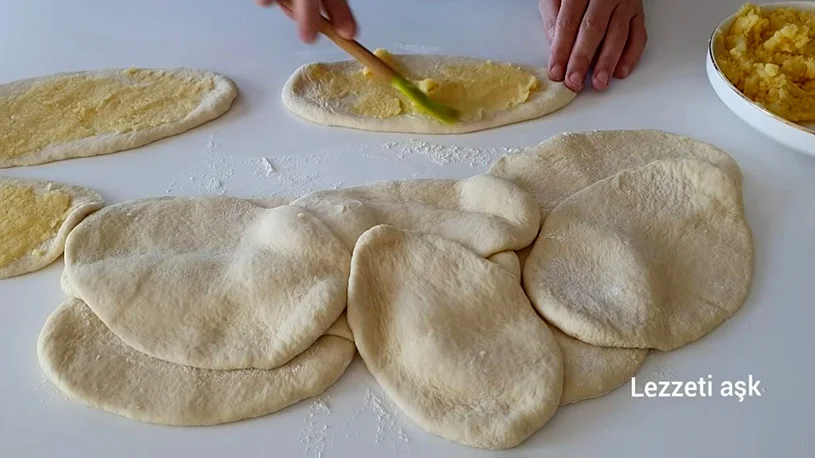 1 kasik yagdan tepsi dolusu corek tarifi 1