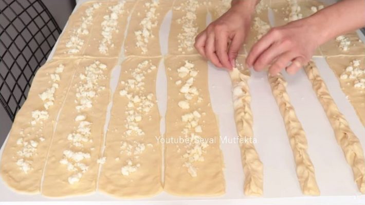 Mayasız El Açma En Pratik Börek Tarifi