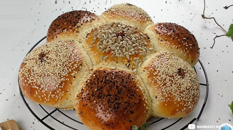 Fırında Su İle Pişen Sırları İle Çiçek Hamur İşi Tarifi 2