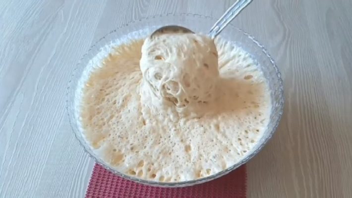 Hamura El değmeden Yapılan Kahvaltılık Çörek Tarifi
