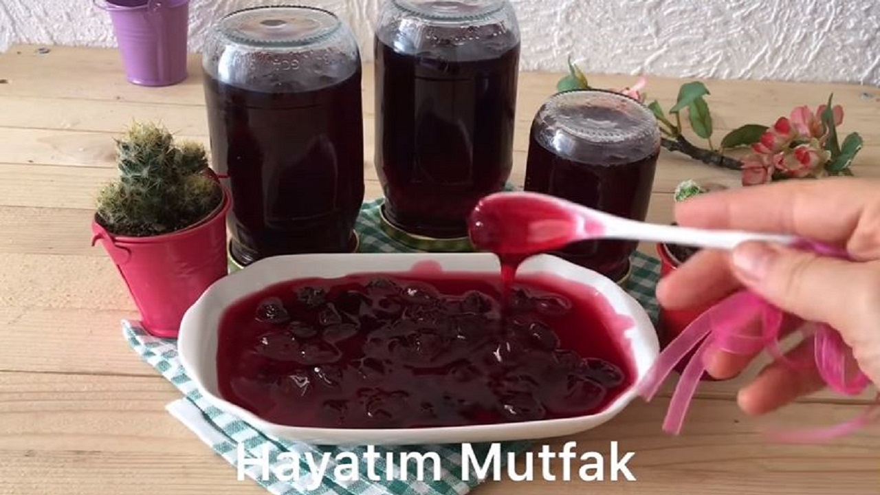 Böyle Yapılan Vişne Reçeline Şaşıracaksınız 1