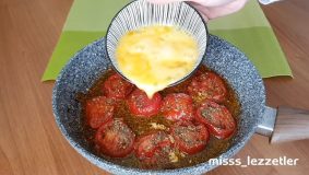 Domatesten Yumurtalı Parmak Yediren Kahvaltılık Tarifi