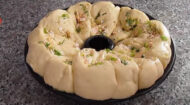 Sırrı Su Olan Yumuşacık Kahvaltılık Çörek Tarifi