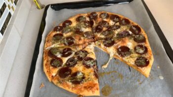 Hazıra Taş Çıkaran Evde Dominos Pizza Tarifi