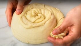 Pul Pul Dökülen Çörek Yapmanın Sırları