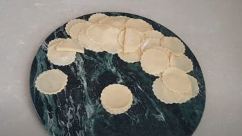 Şerbetli Çölde Açan Gül Tatlısı Tarifi