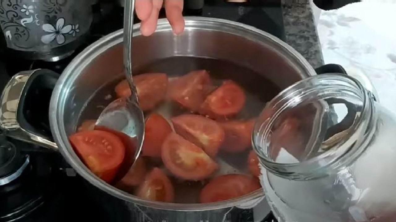 bu domatesi salataya bile kullanabilirsiniz kislik tarifi 1