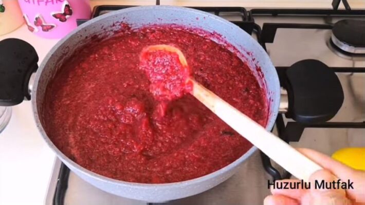 Şeker Kullanmadan Çok Lezzetli Kışlık Erik Marmelat Tarifi