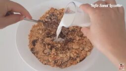4 Malzemeden Pişmeyen Pratik Tatlı Tarifi