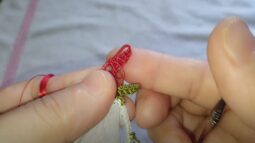 Kır Çiçekli Göz Alıcı Tığ Oyası Modeli
