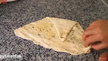 Yapılan En Lezzetli Kahvaltılık Tavada Börek Tarifi