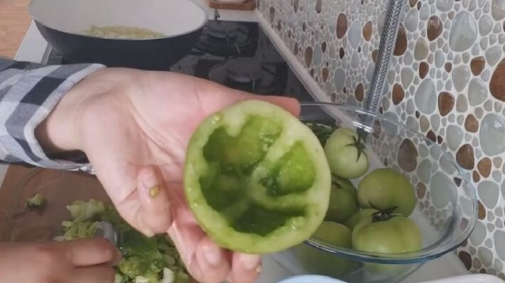 Yeşil Domates Dolmasına Bayılacaksınız 1