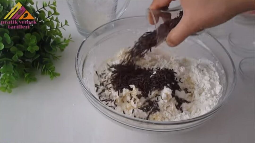 Tadına Doyulmaz Pasta Malzemeli Kurabiye Tarifi