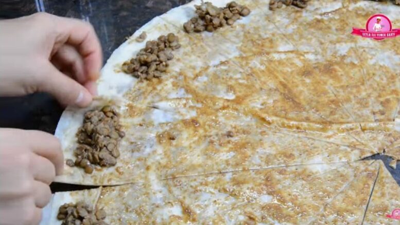Dondurucuya Has Mercimekli Haşhaşlı Börek Tarifi 2