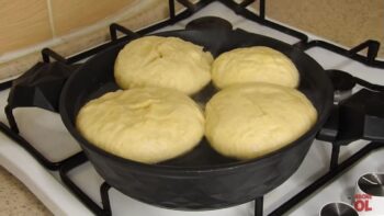 Sırrı Hamuru Suda Pişirmek Olan Ekmek Tarifi