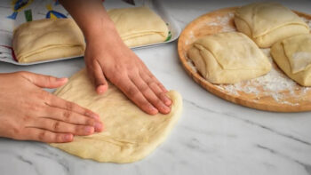 Katları Sayılamayan Pul Pul Dökülen İkramlık Katmer Tarifi