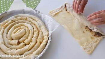 Börek Tarifinin Yöntemini Öğrenen Hazır Yufkayı Eve Sokmayacak
