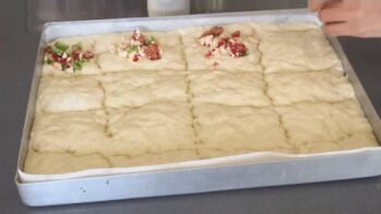 Yoğurmadan Bambaşka Börek Gibi Çörek Tarifi