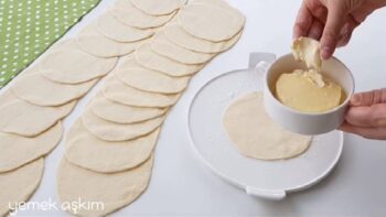 Bir Yere Not Alınması Gereken İkramlık Börek Tarifi
