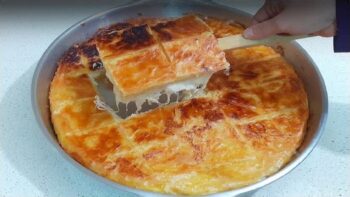 Sipariş Verilen Ocakta Pişen Sunumluk Börek Tarifi