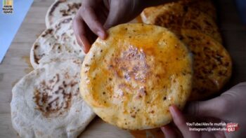 Hemen Bitecek Özel Soslu Bazlama Çörek Tarif