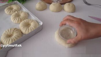 Şekli Farklı Tablo Gibi Yumuşacık Poğaça Tarifi
