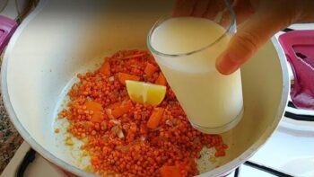 Sırrı Sütte Muhteşem Mercimek Çorbası Tarifi