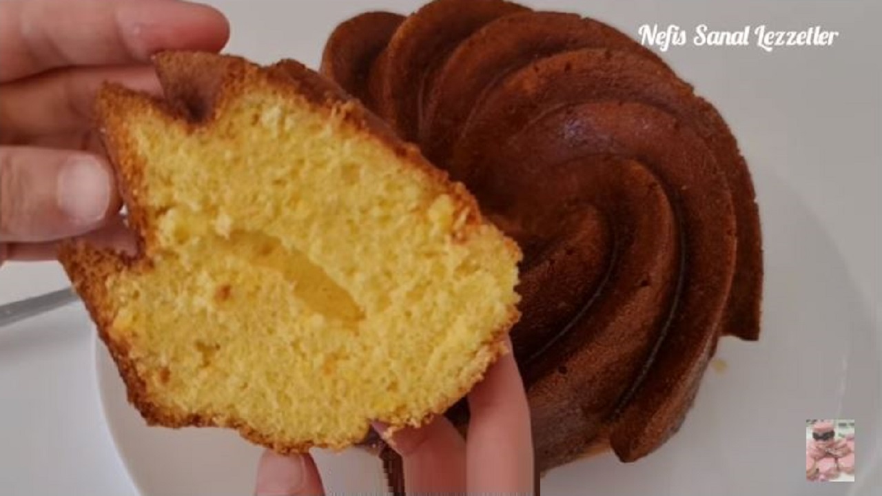 İçine Mandalina Kabuğu Eklenen Süper Kolay Gün Keki 1