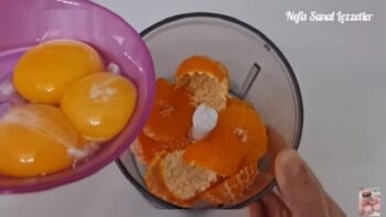 4 Tane Mandalinadan Bereketli Nefis Gün Keki Tarifi