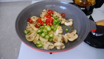 Mantarlı Yumurtalı Kahvaltılık Tarifi