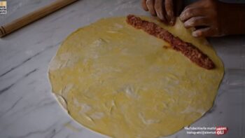 Çıtırlığı Lezzeti Çok Beğenilen Pratik Börek Tarifi