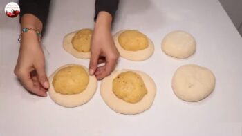 Doyurucu Çok Az Malzemeden Yumuşacık Bazlama Tarifi