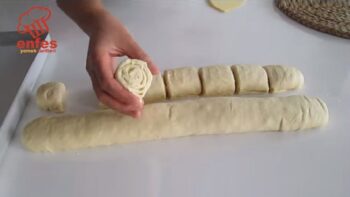 Göreni Hayran Bırakan Sıra Dışı Rulo Çörek Tarifi