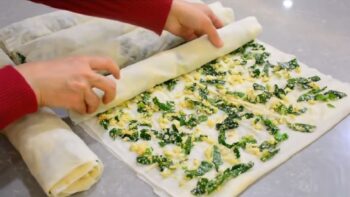Sosla Uğraşmadan Çok Pratik Teknikli Börek Tarifi